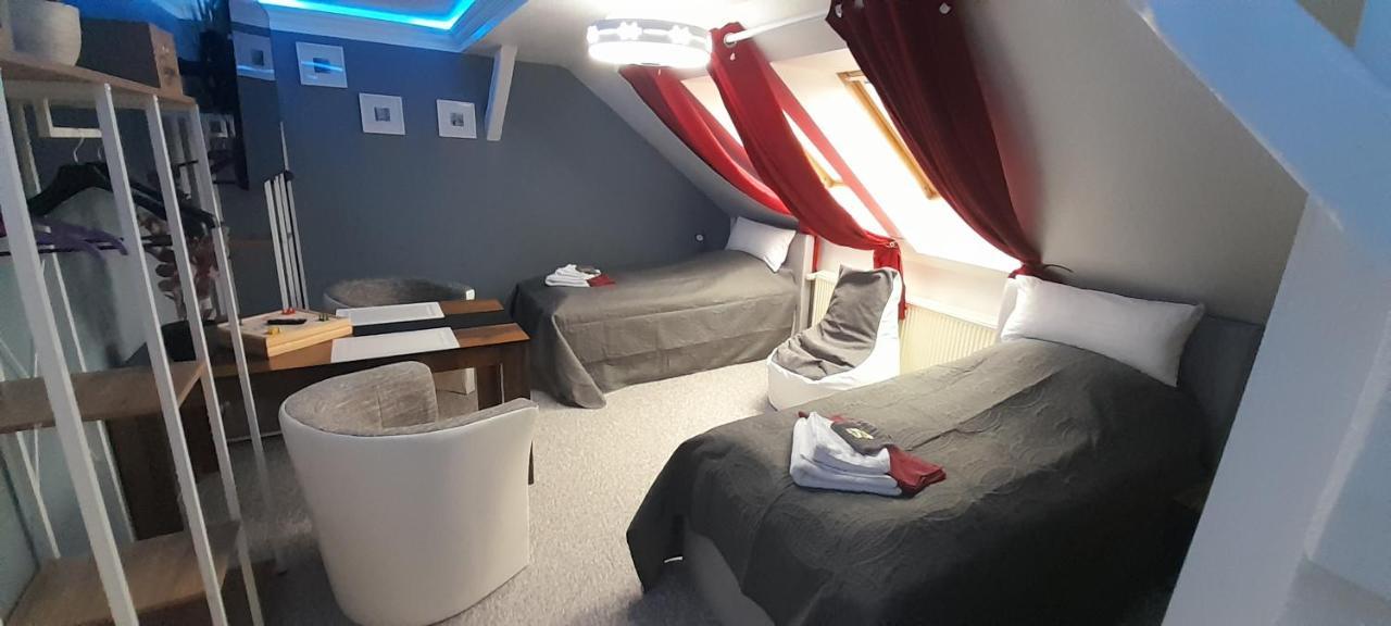 Best-Preis -Vip Lounge- Mit Netflix, Self-Check-In, Ebike Ladestation, Fahrradraum, Wlan Und Netflix - Direkt Am Elberadweg Im Herzen Von 维滕贝尔格 外观 照片