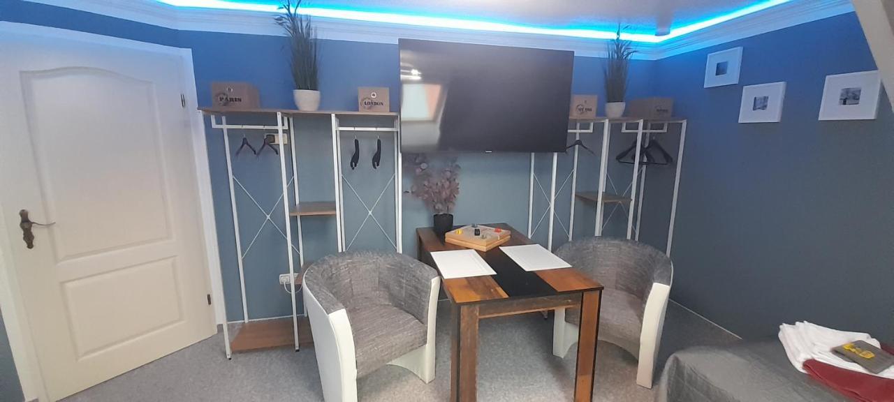 Best-Preis -Vip Lounge- Mit Netflix, Self-Check-In, Ebike Ladestation, Fahrradraum, Wlan Und Netflix - Direkt Am Elberadweg Im Herzen Von 维滕贝尔格 外观 照片