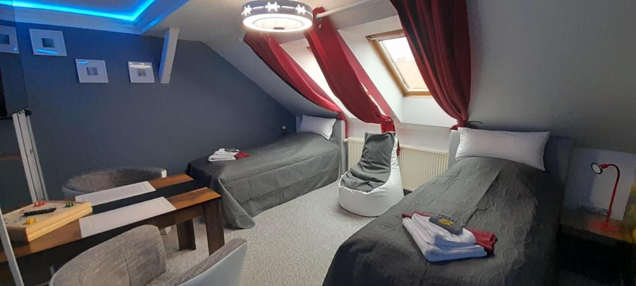 Best-Preis -Vip Lounge- Mit Netflix, Self-Check-In, Ebike Ladestation, Fahrradraum, Wlan Und Netflix - Direkt Am Elberadweg Im Herzen Von 维滕贝尔格 外观 照片