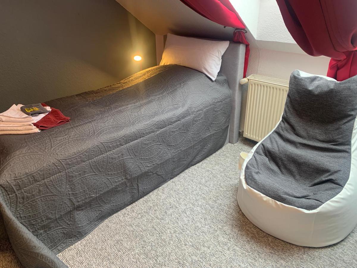 Best-Preis -Vip Lounge- Mit Netflix, Self-Check-In, Ebike Ladestation, Fahrradraum, Wlan Und Netflix - Direkt Am Elberadweg Im Herzen Von 维滕贝尔格 外观 照片
